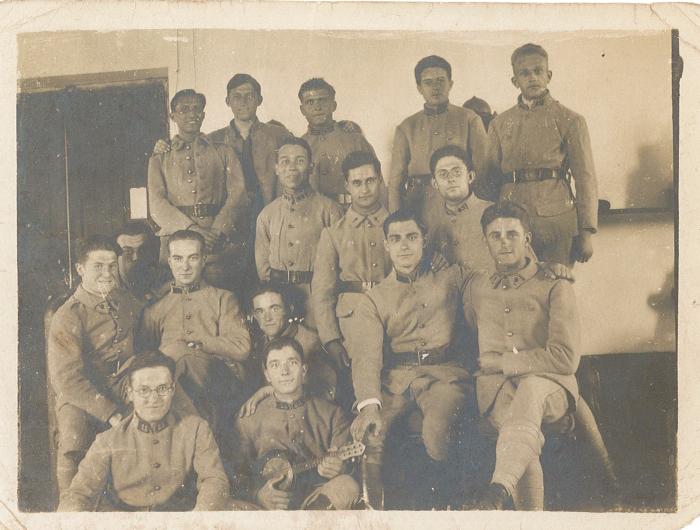 Groupe de réservistes des Transmissions en 1928 recto