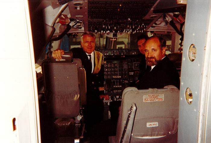 Claude Béchet dans le cockpit B-747